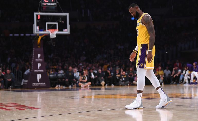 Kalahkan LA Lakers, Pelatih Spurs Ketakutan Lihat Foto Besar LeBron James