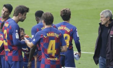 Arturo Vidal Lempar Kode Soal Masa Depan Quique Setien, Bakal Dipecat Barcelona?