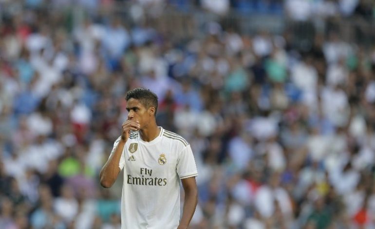 Real Madrid Lagi-Lagi Diuntungkan VAR, Raphael Varane Abaikan Protes dari Luar
