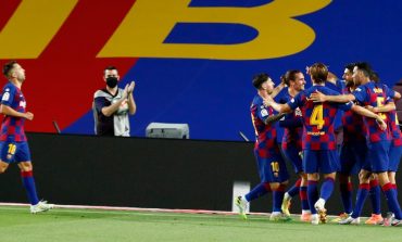 Barcelona Menderita Karena Pertahankan Pemain yang Sudah Kedaluwarsa, Sepakat?