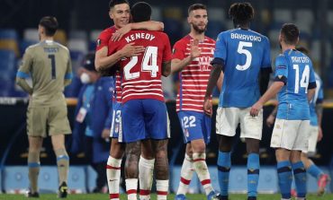 Napoli vs Granada: Menang 2-1, Partenopei Tetap Tersingkir