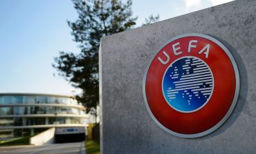UEFA Cabut Aturan Larangan Penonton ke Stadion