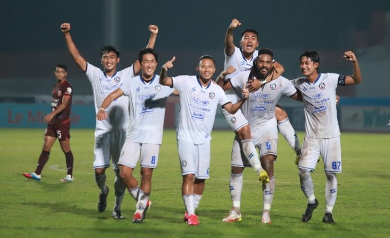 Kalahkan Borneo FC, Arema FC Duduki Klasemen ke 2 Sementara