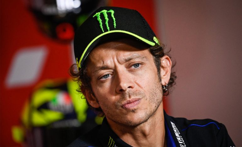 Ditanya 2-3 kali apakah dia setuju untuk kembali ke MotoGP, Valentino Rossi menjawab: Tidak!