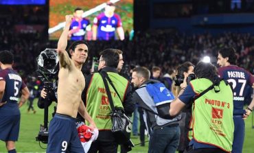 Edinson Cavani Dikecam Pencinta Binatang