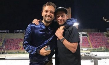 Tertangkap Basah Sepatu Harian Valentino Rossi, Sudah Putus Kontrak dengan Nike?