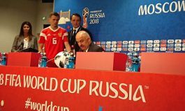 Keluar Tiba-tiba dari Konferensi Pers, Ternyata Pelatih Rusia Ditelepon Vladimir Putin
