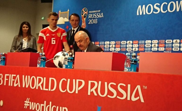 Keluar Tiba-tiba dari Konferensi Pers, Ternyata Pelatih Rusia Ditelepon Vladimir Putin