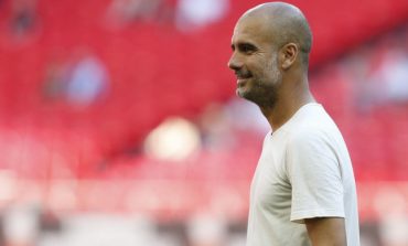 Tampil Kasual, Pep Guardiola Disebut Seperti Barista Kedai Kopi