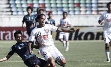 Irfan Bachdim Lelang Jersey Buat Korban Gempa Lombok