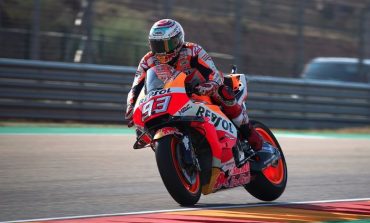 Video Ada Cewek Minta Dinikahkan Marc Marquez Saat di MotoGP Aragon