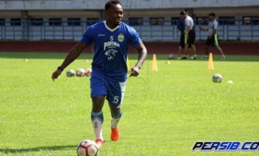 Kemenangan Persib Ternyata Tak Luput dari Perhatian Michael Essien