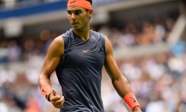 Rafael Nadal Bantu Warga Bersihkan Lumpur Banjir Bandang di Pulau Majorca