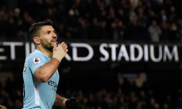 Model Cantik Penuh Tato Temani Sergio Aguero di Kelab Malam