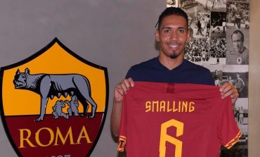 Manchester United Resmi Pinjamkan Chris Smalling ke AS Roma