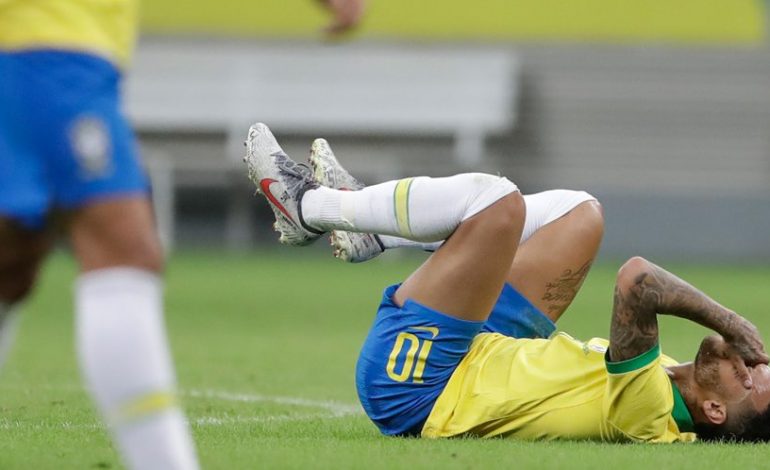 Neymar Menangis Lagi, Cedera ke-16 Sejak 2014
