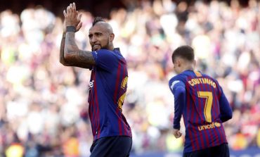 Barcelona Tak Akan Lepas Arturo Vidal