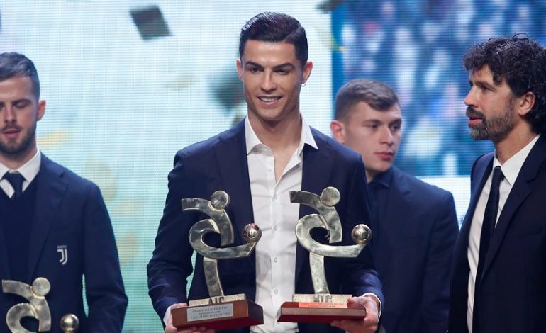 Gagal di Ballon d’Or, Cristiano Ronaldo Terima Penghargaan Pemain Terbaik Serie A di Milan