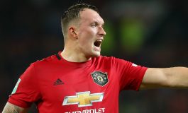 Alasan Phil Jones Tolak Liverpool untuk Gabung Manchester United