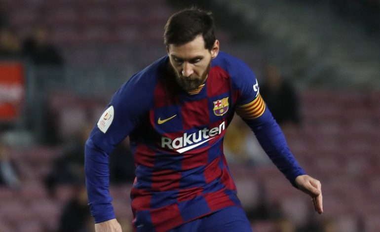 Aguero Yakin Messi Akan Bertahan di Barcelona