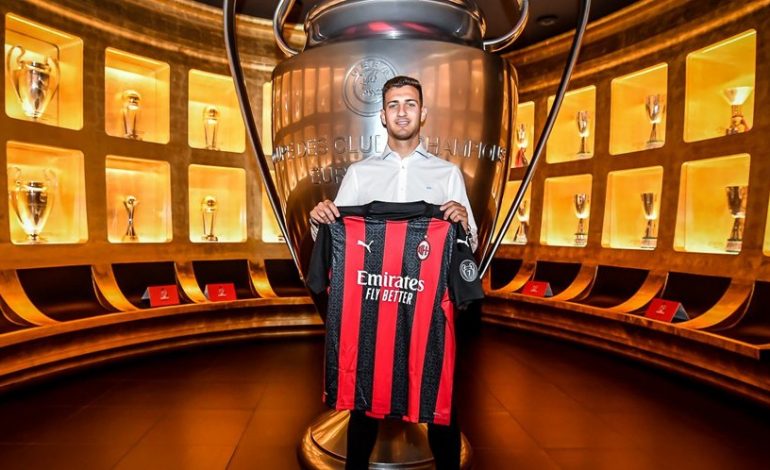 Resmi, AC Milan Tuntaskan Transfer Diogo Dalot dari Man United