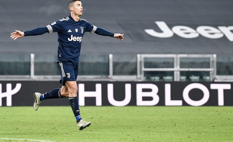 Terbang! Tentang Lompatan-lompatan Cristiano Ronaldo yang Menentang Gravitasi