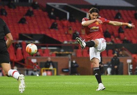 Cavani Diklaim Tak Senang dengan Kepulangan Ronaldo ke Man United