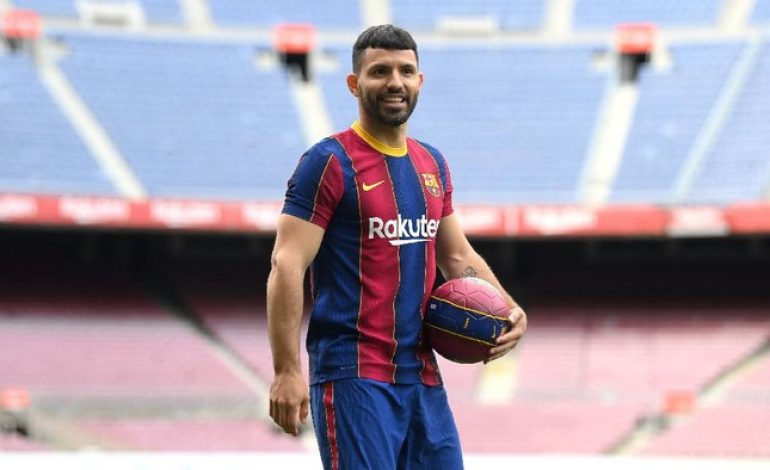 Aguero Tolak Pakai Jersey Warisan Messi di Barcelona karena…