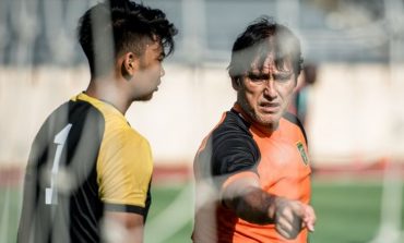 Pelatih Kiper Persebaya Dapat Sanksi Dari PSSI
